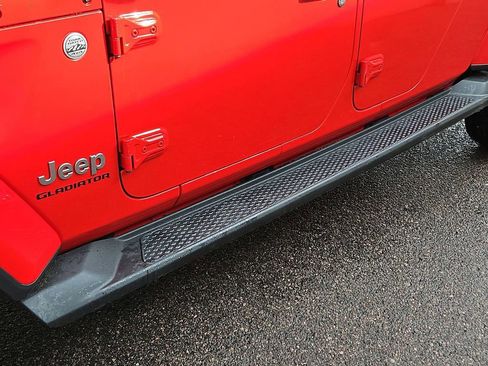 Used 2021 Jeep Gladiator Overland image 23