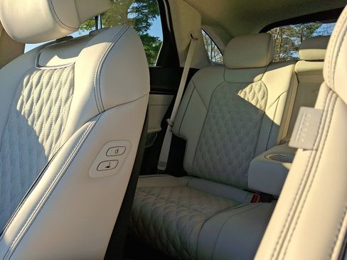 Certified 2025 Genesis GV70 3.5T Sport w/ Sport Advanced Package image 18