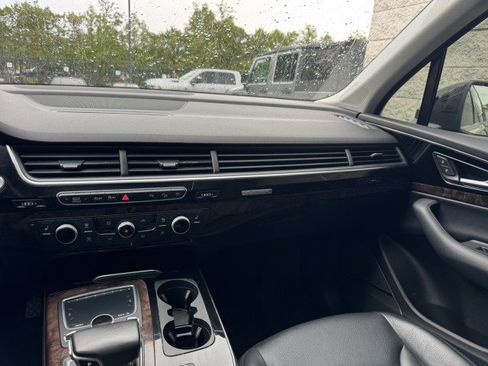 Used 2018 Audi Q7 3.0T Premium Plus w/ Premium Plus Package AWD/4WD image 31
