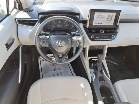 Certified 2025 Toyota Corolla Cross L image 10