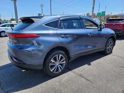 Used 2022 Toyota Venza LE AWD/4WD image 8