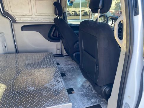 Used 2014 RAM C/V Tradesman FWD image 23