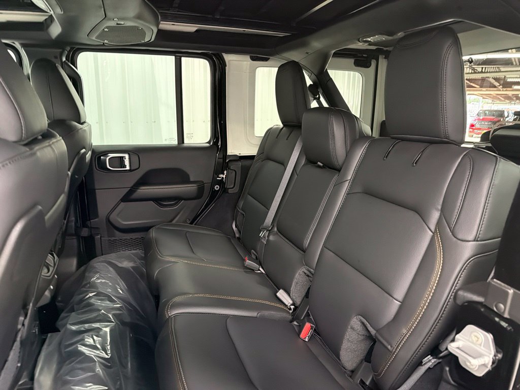 New 2027 Jeep Wrangler Unlimited Sahara AWD/4WD image 11