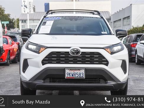 Used 2021 Toyota RAV4 LE image 2