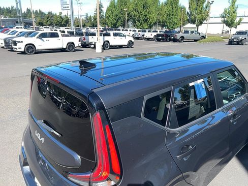 Used 2024 Kia Soul LX FWD image 13