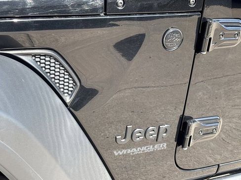 Used 2021 Jeep Wrangler Unlimited Willys image 13
