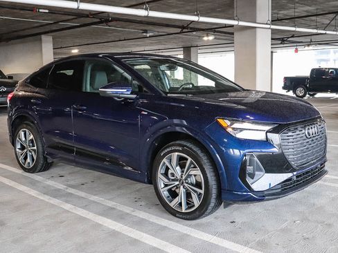 Used 2023 Audi Q4 e-tron Premium Plus image 3