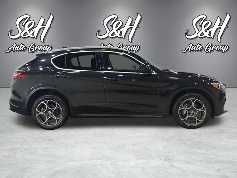 Used 2018 Alfa Romeo Stelvio AWD w/ Cold Weather Package image 19