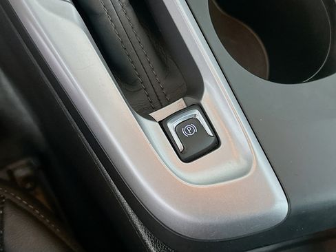 Used 2025 Buick Envista Preferred image 24