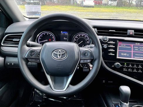 Used 2019 Toyota Camry LE image 7
