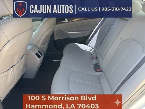 Used 2015 Hyundai Sonata Limited w/ Option Group 06 FWD image 9