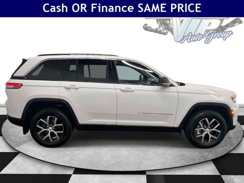 Used 2025 Jeep Grand Cherokee Limited w/ MOPAR Finishing Package AWD/4WD image 8