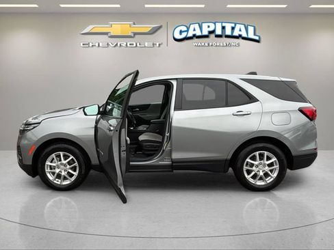 Used 2024 Chevrolet Equinox LS w/ LS Convenience Package FWD image 9