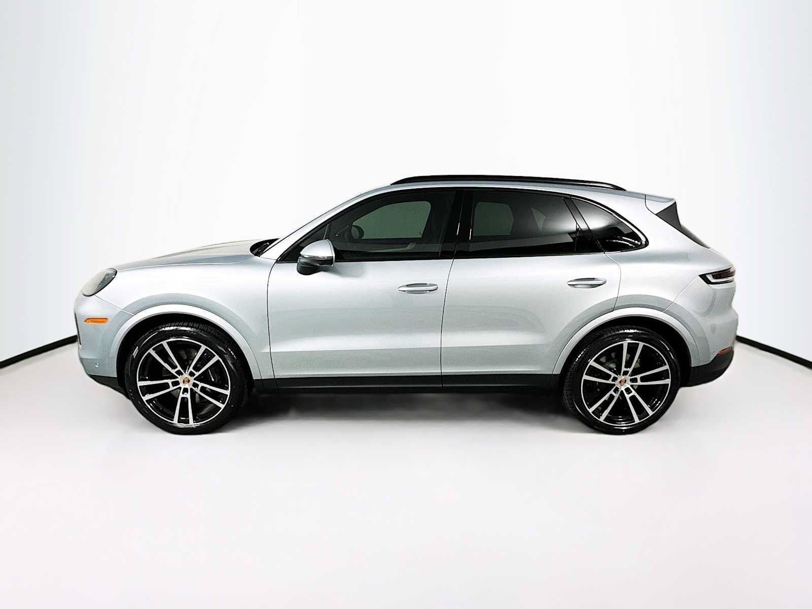 Used 2026 Porsche Cayenne AWD/4WD image 2