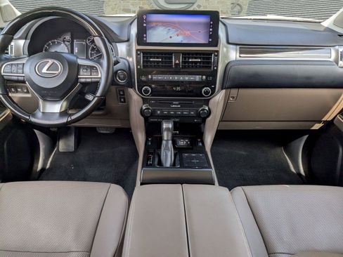 Used 2023 Lexus GX 460 Premium w/ Accessory Package AWD/4WD image 24