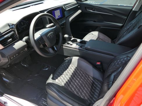 Used 2025 Toyota Camry LE image 11