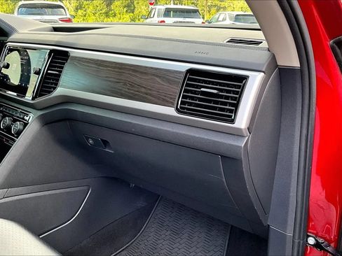 Used 2023 Volkswagen Atlas SE FWD image 16