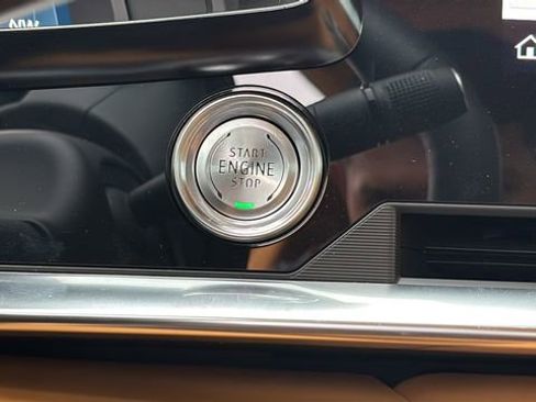 Used 2023 Chevrolet Corvette Stingray Premium Conv w/ Z51 Performance Package image 26