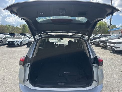 Used 2025 Nissan Rogue SV image 27