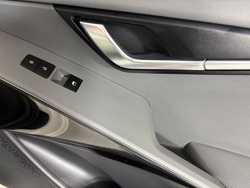 Used 2024 Kia Niro EX FWD image 13
