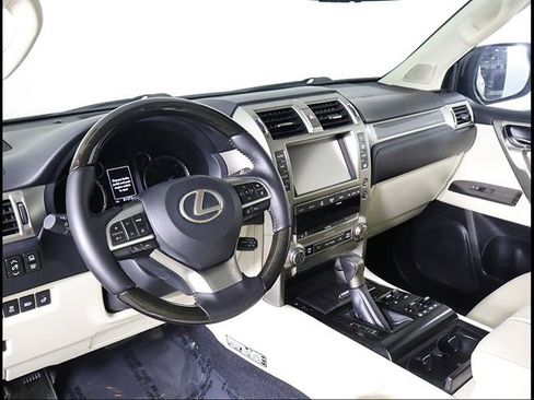Used 2021 Lexus GX 460 Luxury w/ Sport Design Package AWD/4WD image 6