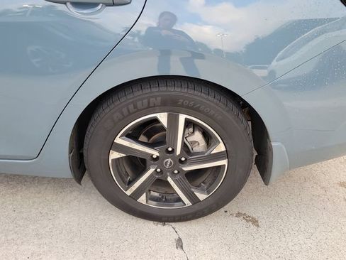 Used 2024 Nissan Sentra SV FWD image 6