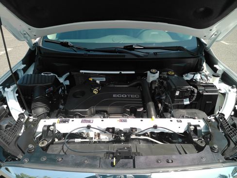 Certified 2022 GMC Terrain SLT w/ Infotainment Package II AWD/4WD image 4