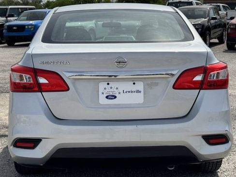 Used 2017 Nissan Sentra S image 5