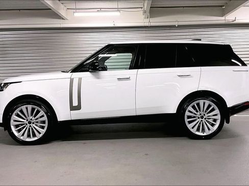 New 2026 Land Rover Range Rover SE image 3