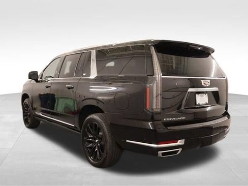 Used 2026 Cadillac Escalade ESV Luxury w/ Touring Package AWD/4WD image 4