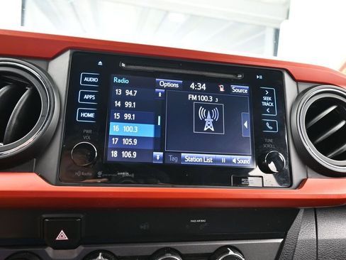 Used 2019 Toyota Tacoma TRD Off-Road image 22