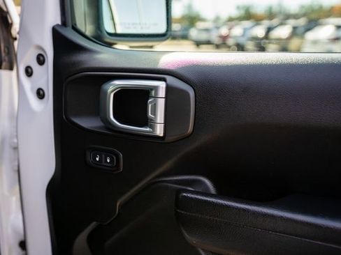 Used 2022 Jeep Wrangler Willys image 21