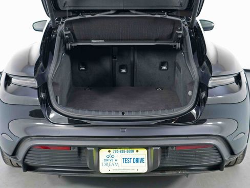 Used 2023 Porsche Taycan 4 Cross Turismo w/ Premium Package image 10