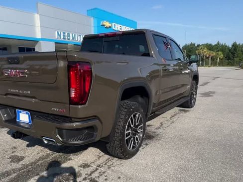 Used 2023 GMC Sierra 1500 AT4 w/ AT4 Premium Package AWD/4WD image 8