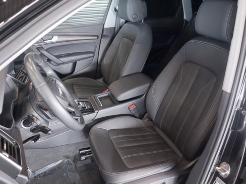 Used 2022 Audi Q5 Premium Plus image 6