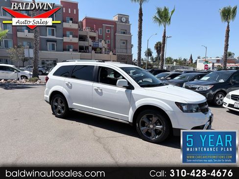 Used 2015 Dodge Journey Crossroad w/ Flexible Seating Group FWD image 1