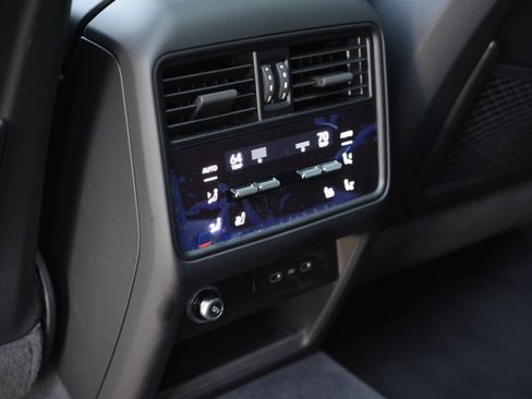 Certified 2026 Porsche Cayenne Coupe AWD/4WD image 33
