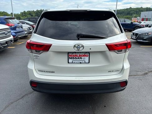Used 2018 Toyota Highlander XLE AWD/4WD image 6