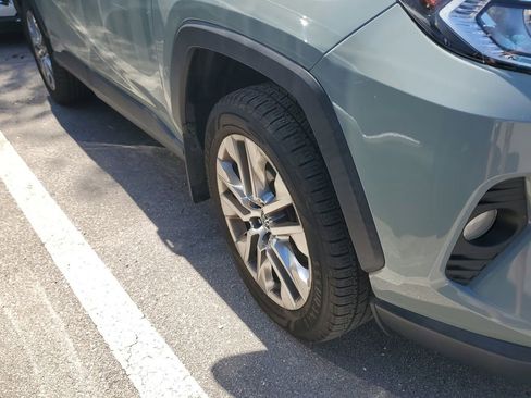 Used 2020 Toyota RAV4 XLE Premium AWD/4WD image 4