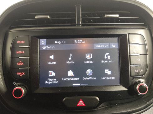 Used 2020 Kia Soul LX FWD image 25
