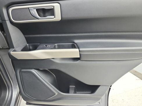 Used 2022 Ford Explorer XLT RWD image 46