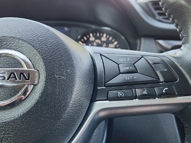 Used 2018 Nissan Rogue SV AWD/4WD image 39