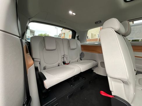 New 2025 Volkswagen ID. Buzz Pro S Plus image 16