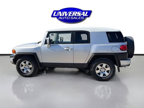Used 2007 Toyota FJ Cruiser 2WD image 4