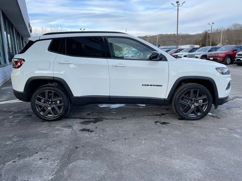 New 2026 Jeep Compass Latitude image 4