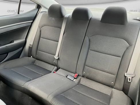 Used 2019 Hyundai Elantra SE w/ Cargo Package FWD image 13