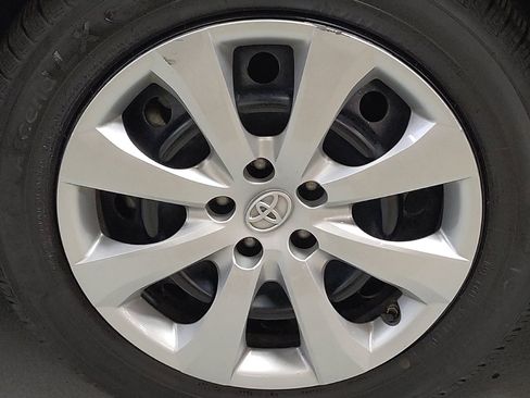 Used 2021 Toyota Corolla LE FWD image 31