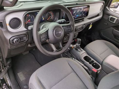 New 2025 Jeep Gladiator Sport image 10