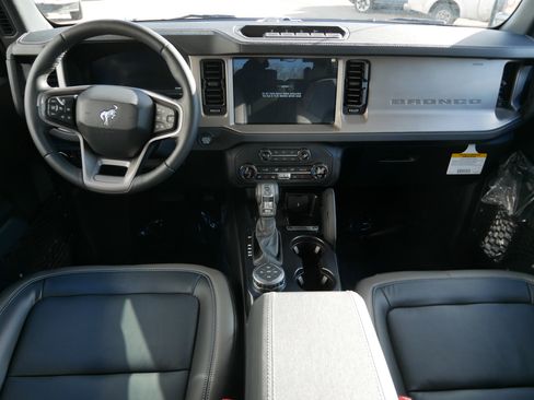 New 2025 Ford Bronco Outer Banks w/ Sasquatch Package AWD/4WD image 7
