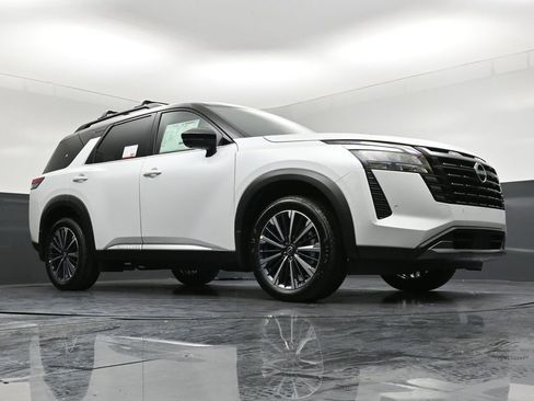 New 2026 Nissan Pathfinder Platinum image 31